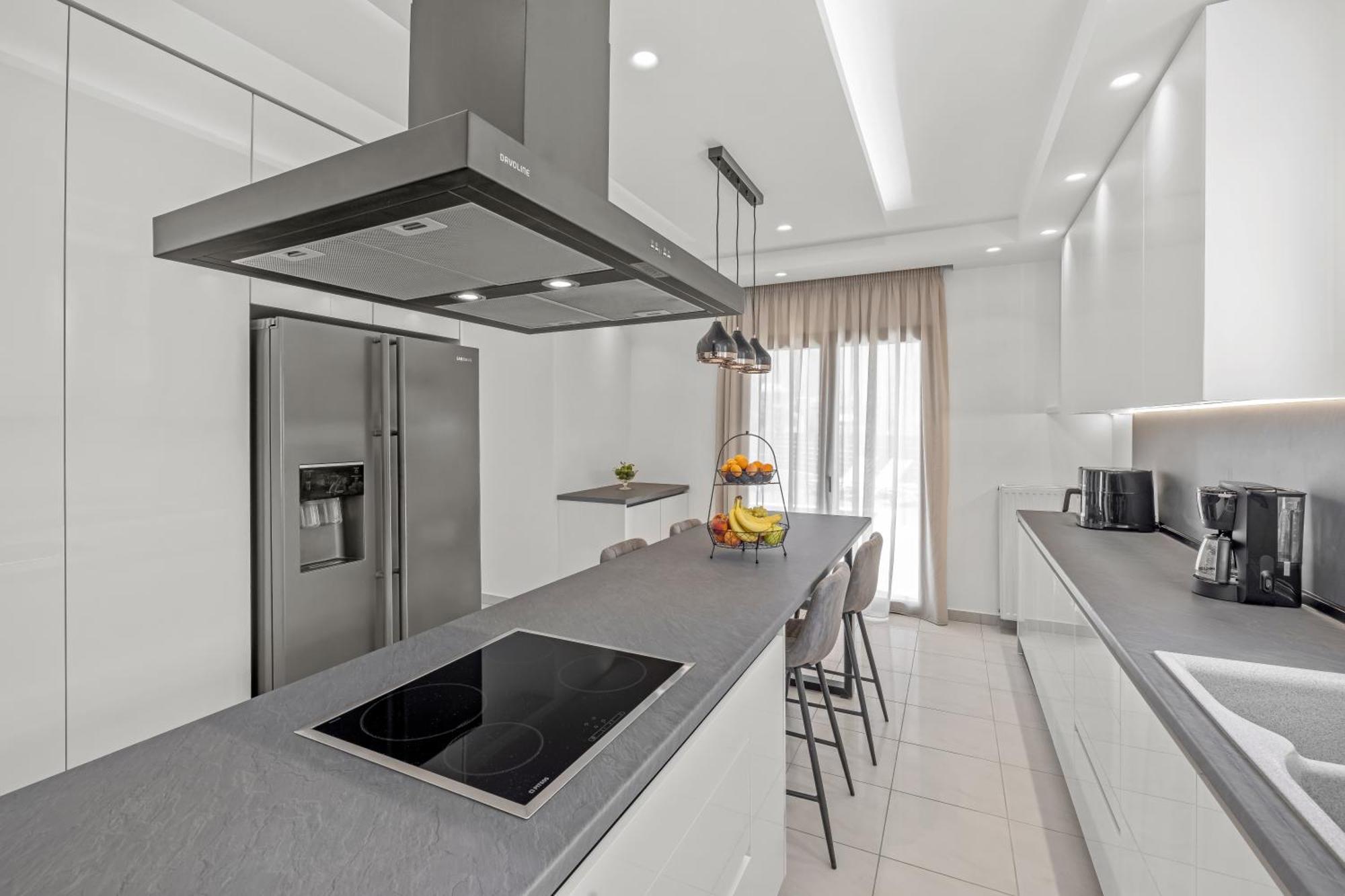 Villa 7 Min From Center - 6br With Airport Shuttle *